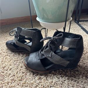 Sorel lace up wedge sandal